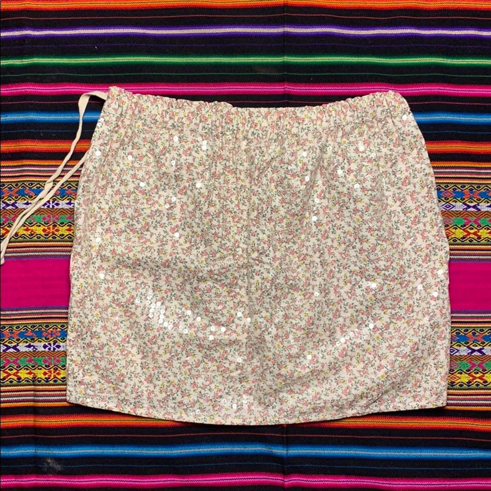🆕Pretty in pink sequin skirt ❤️